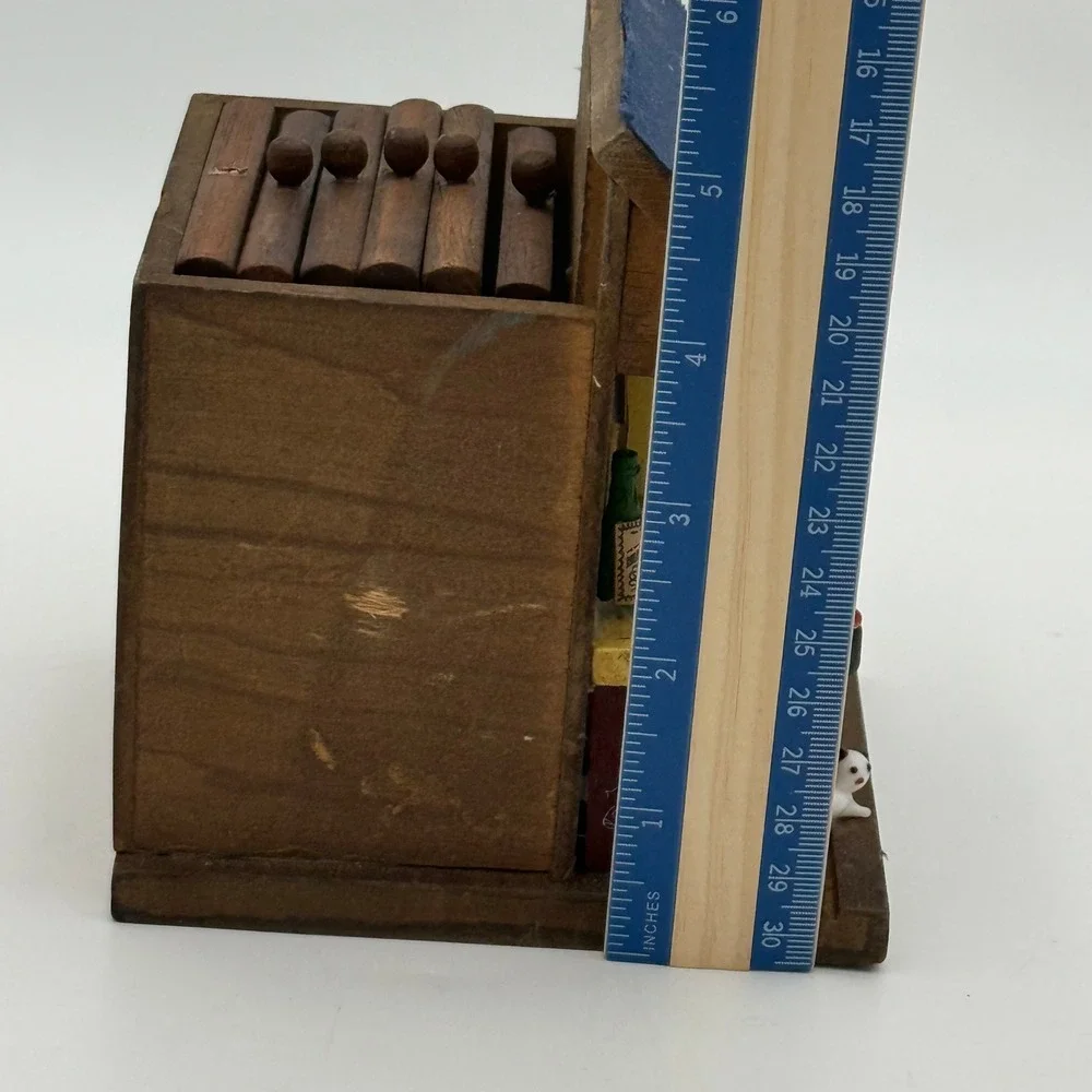 N/A small red barware
